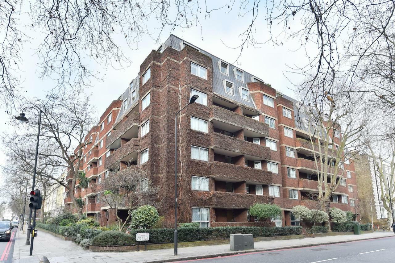 Appartamento Minimalist Studio With Balcony In Kensington, Sleeps 4
