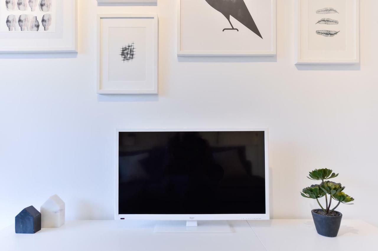 Appartamento Minimalist Studio With Balcony In Kensington, Sleeps 4 *